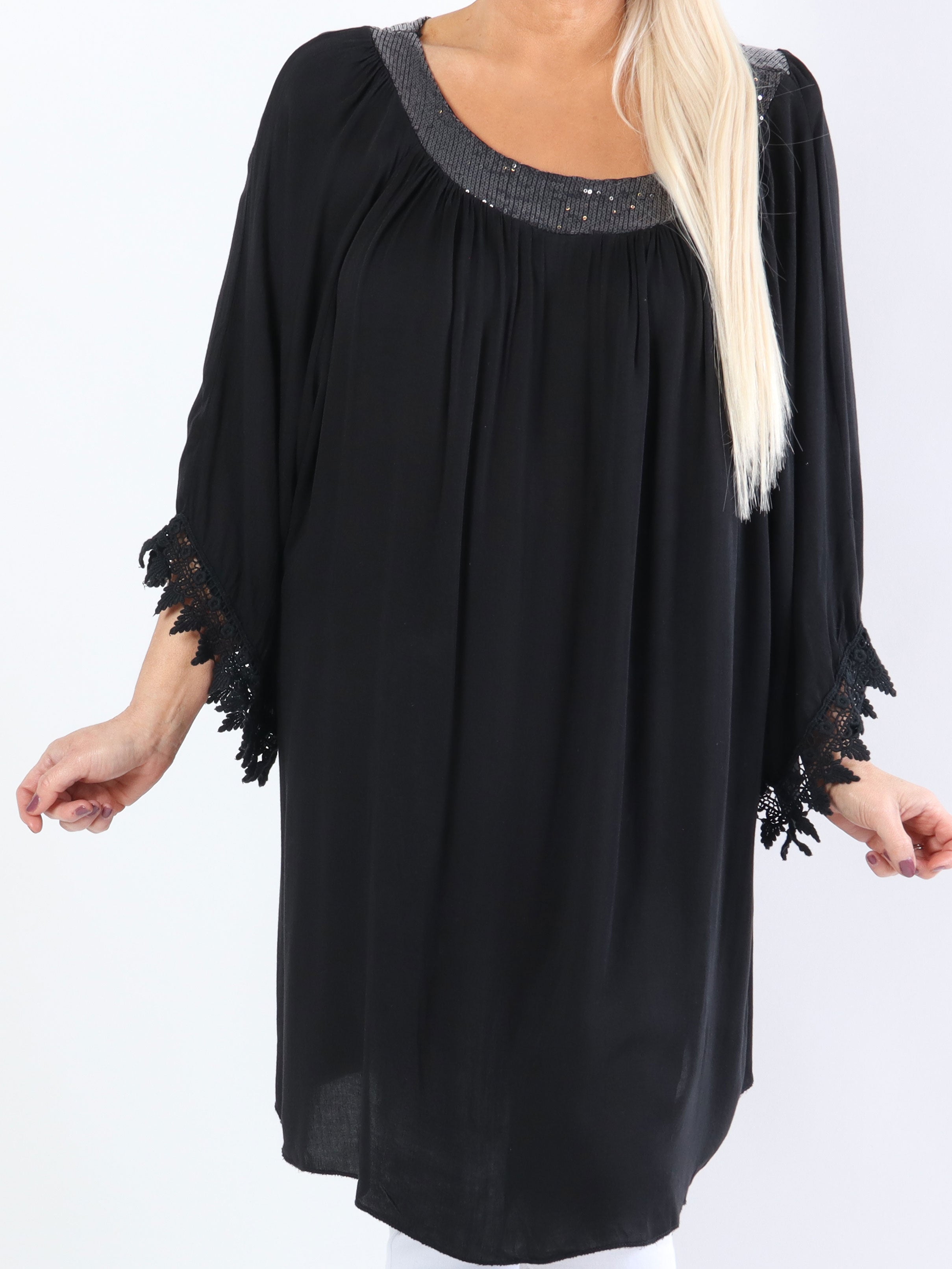 Dolores - Tunikaklänning i plus size med paljetter och broderier
